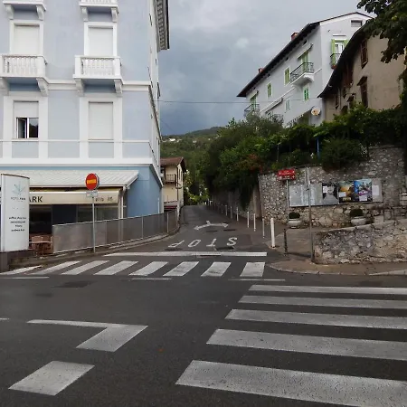 Old Town Apartman Lovran